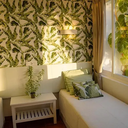 In The Garden أذيخي