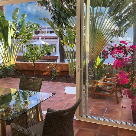 Apartment In The Garden